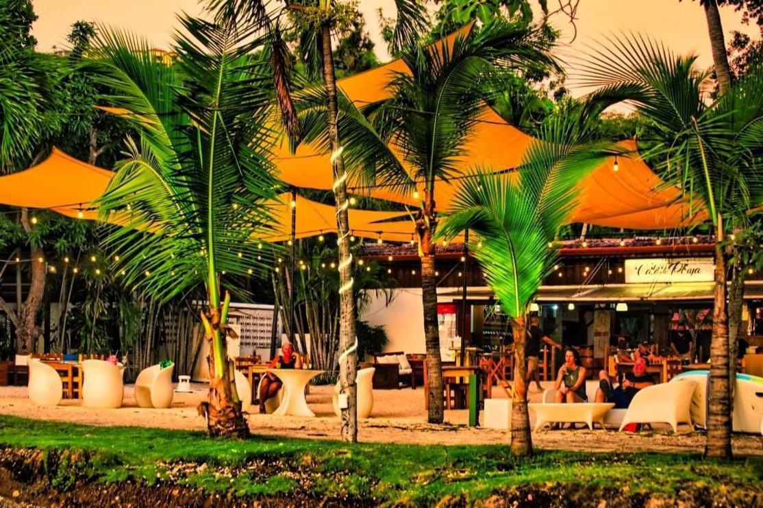 Cafe De Playa Beach Front Hotel Coco Exterior photo